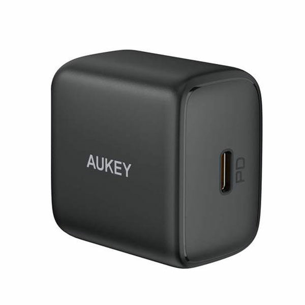 מטען קיר מהיר 20 וואט קומפקטי עם יציאת USB-C שחור AUKEY